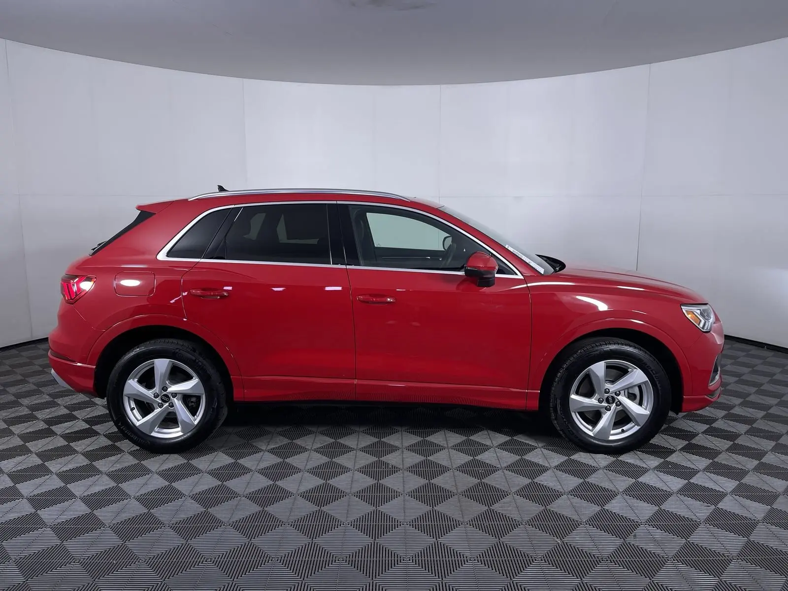 2022 Audi Q3 Premium Plus 40 TFSI photo 10