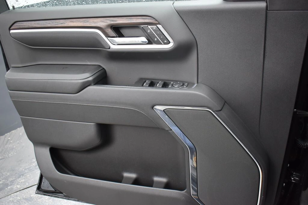 2024 GMC Sierra 1500 SLT - Photo 24