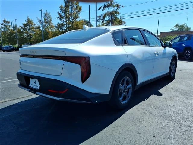 2025 Kia K4 LXS - Photo 26