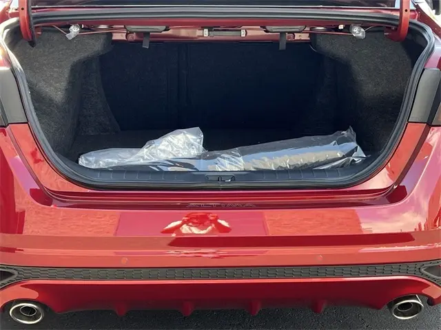 2025 Nissan Altima 2.5 SV photo 4
