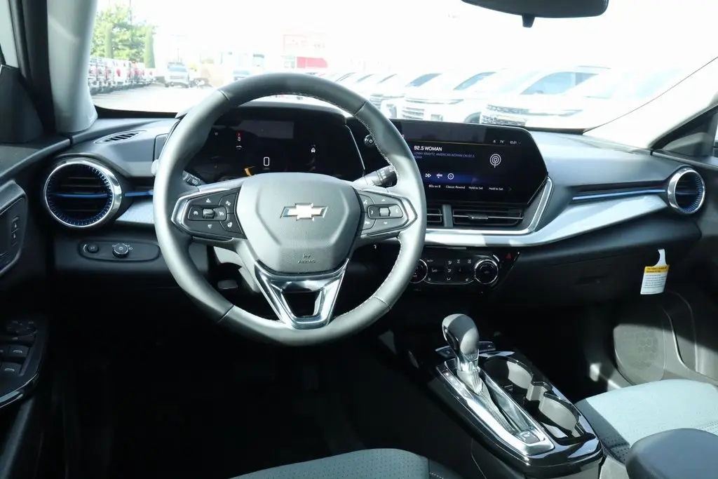 2026 Chevrolet Trax LT photo 2