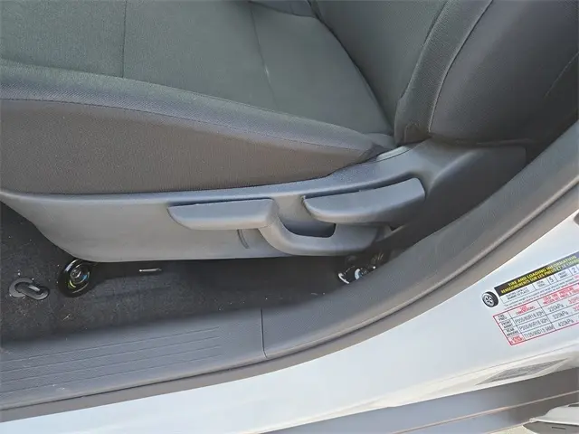 2025 Nissan Kicks Play S photo 28