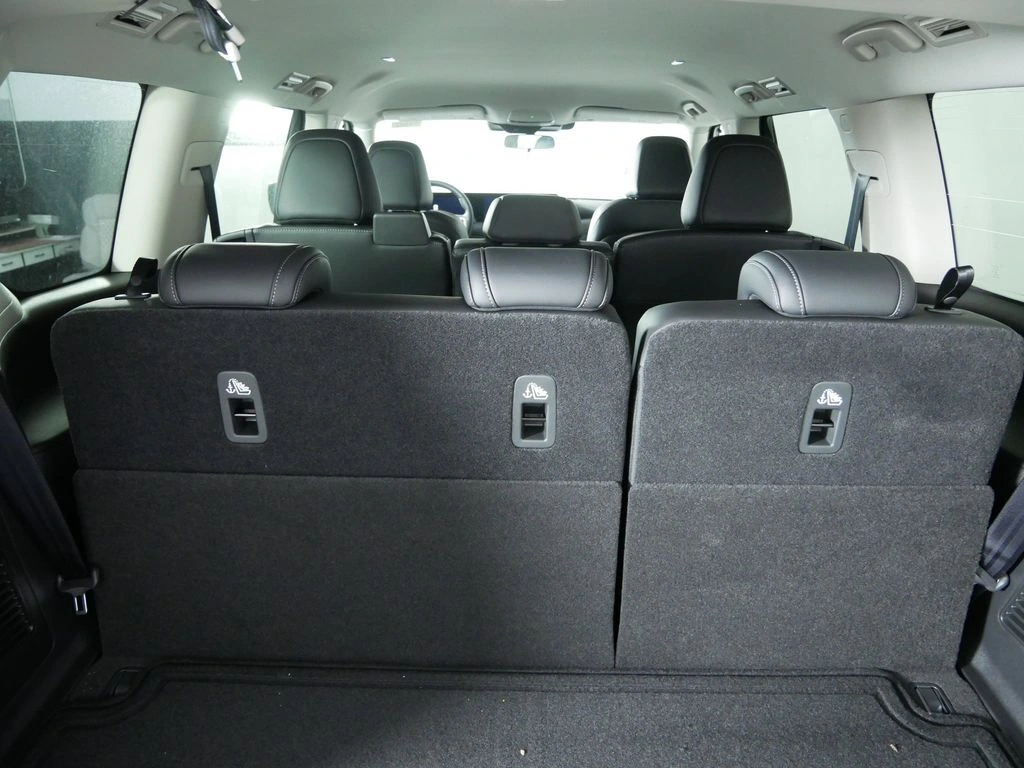 2026 Nissan Armada SV - Photo 16