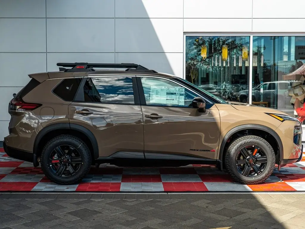 2026 Nissan Rogue SV photo 4
