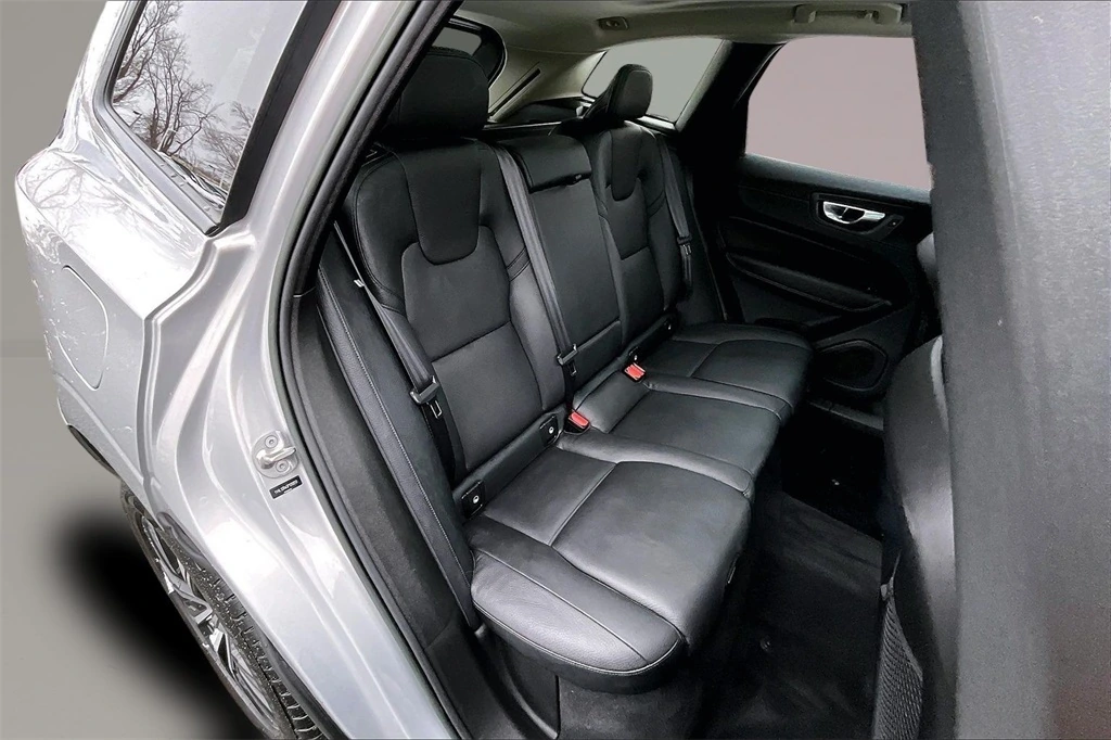 2023 Volvo - image 24