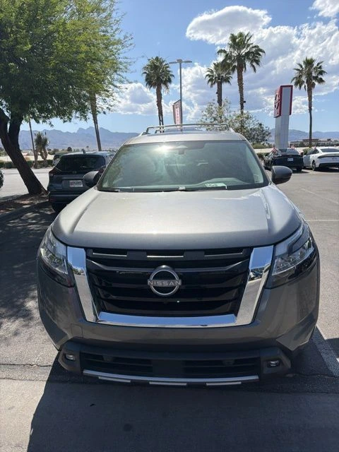 2022 Nissan Pathfinder SL 2WD's photo