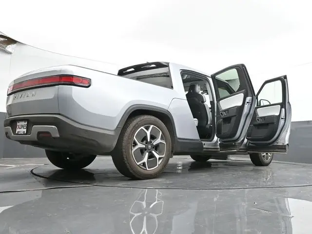 2022 Rivian R1T Adventure photo 59
