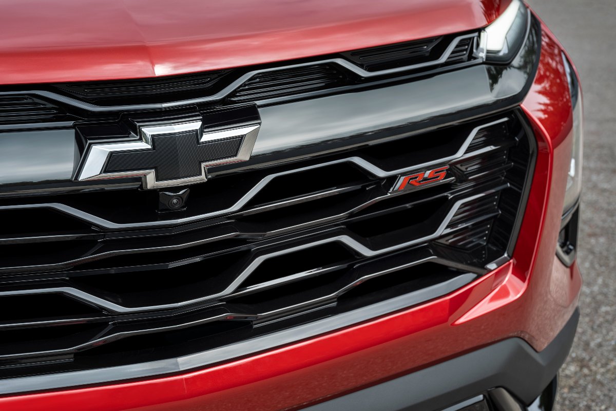 2025 Chevrolet Equinox Exterior Front Fascia Grille Close Up