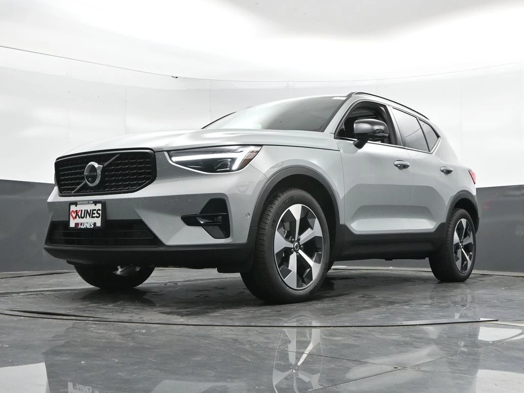 2026 Volvo XC40 Plus - Photo 42