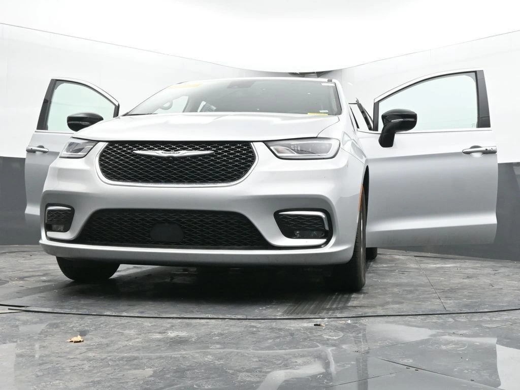 2024 Chrysler Pacifica Touring L - Photo 70