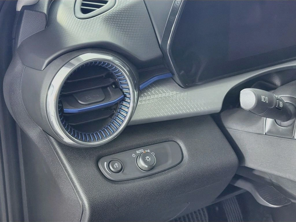 2026 Chevrolet Trax LT - Photo 10
