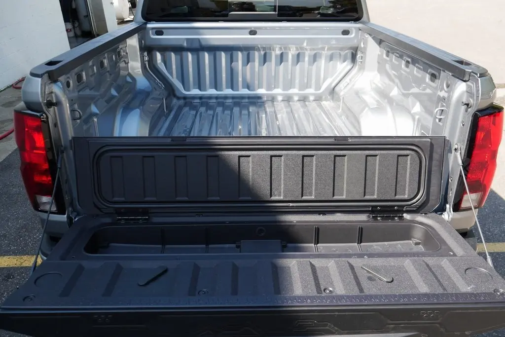 2026 Chevrolet Colorado LT photo 23
