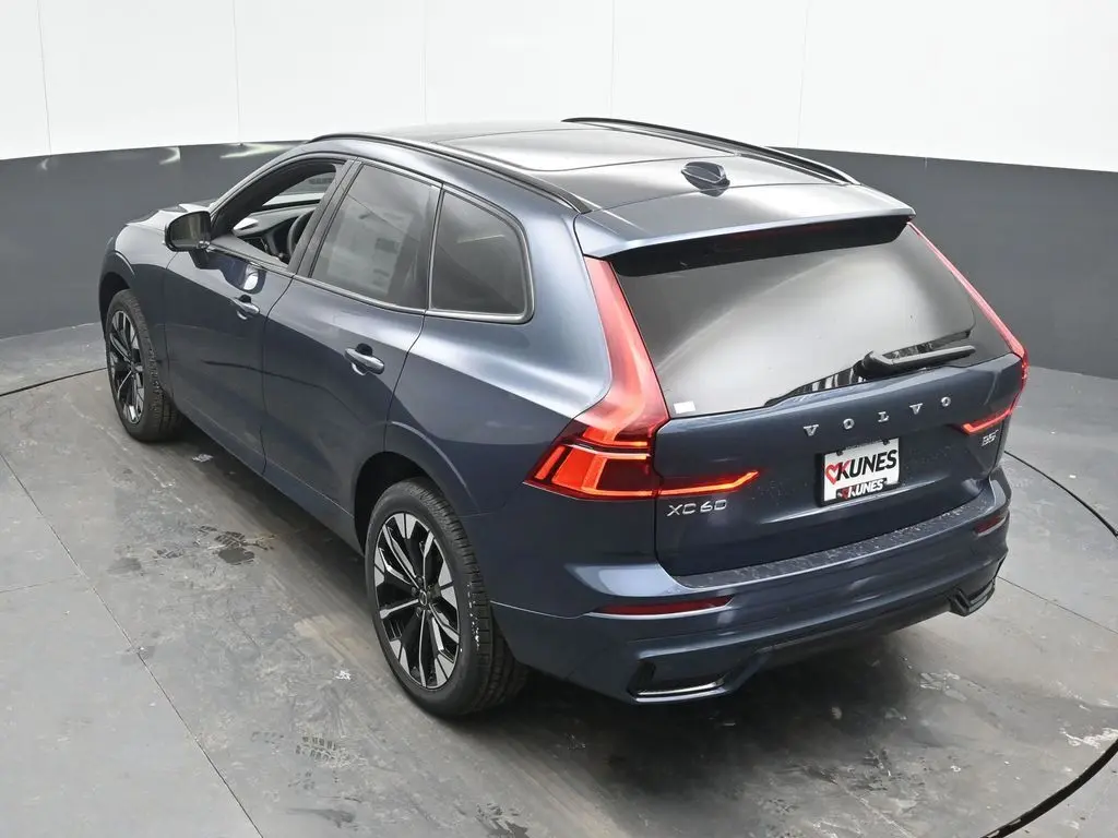 2026 Volvo - image 36