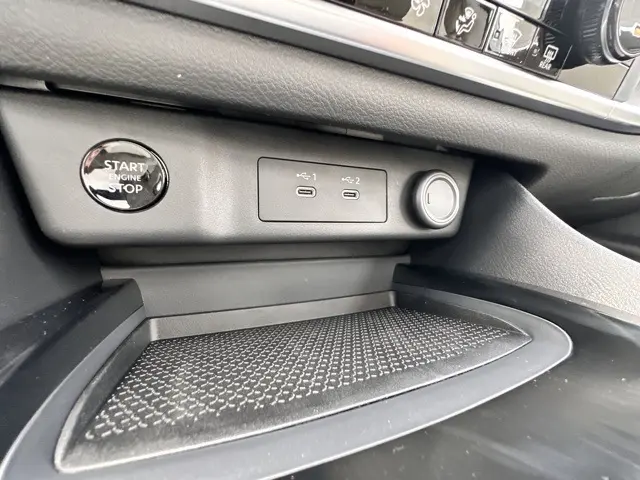 2026 Nissan Rogue SV photo 12