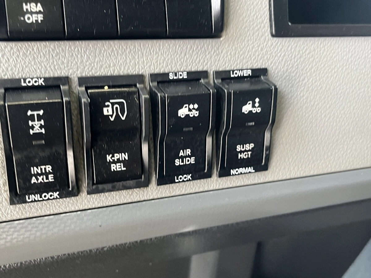 2022 Freightliner Cascadia - image 20