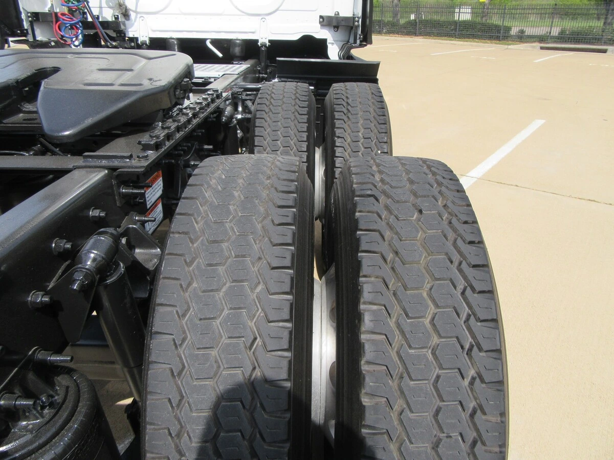 2025 Freightliner Cascadia - image 16