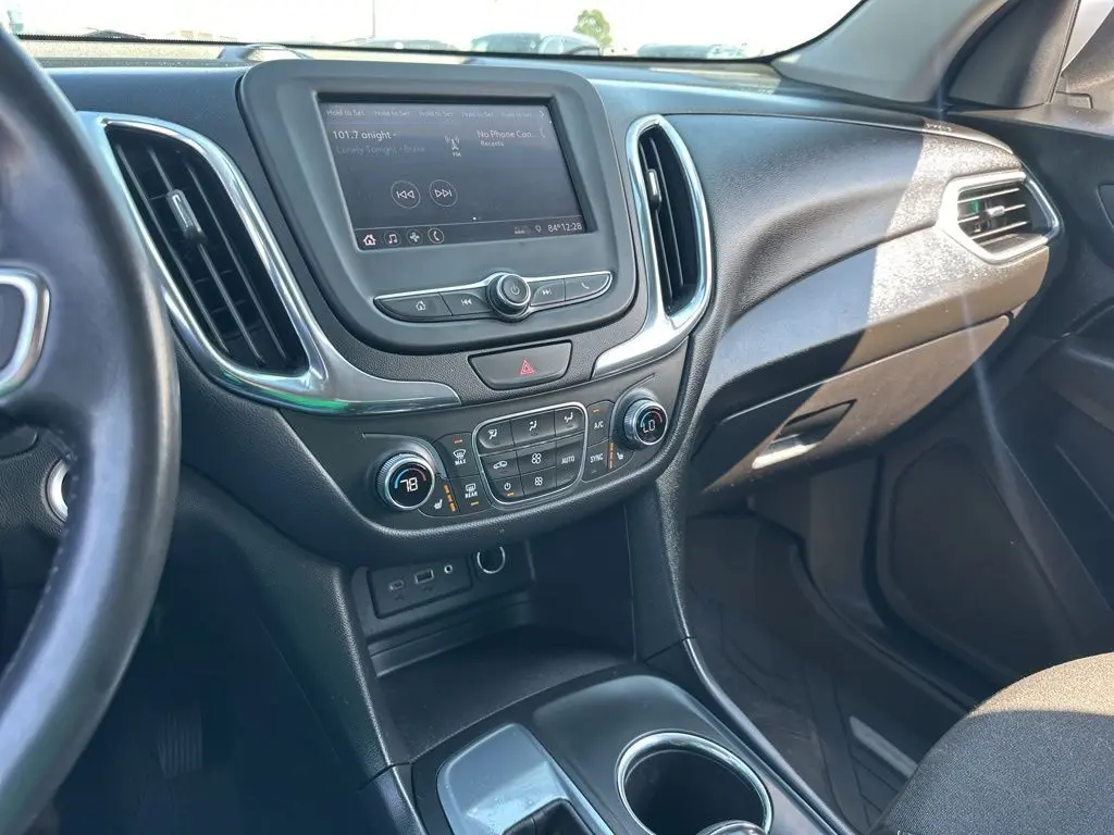 2020 Chevrolet Equinox LT photo 26
