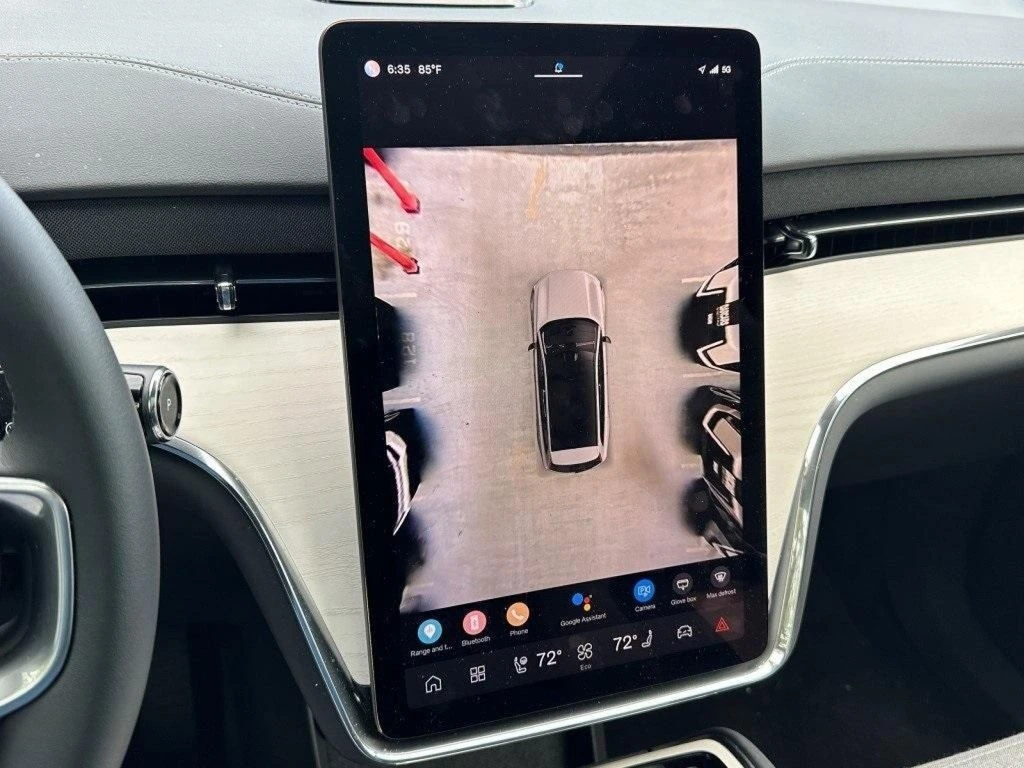 2025 Volvo - image 21