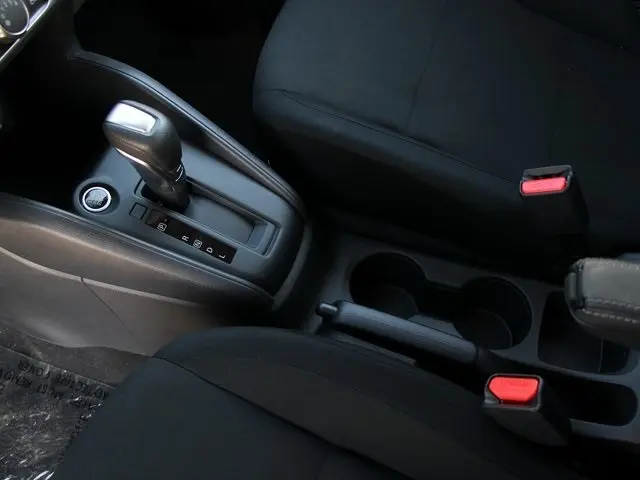 2025 Nissan Kicks Play S photo 19