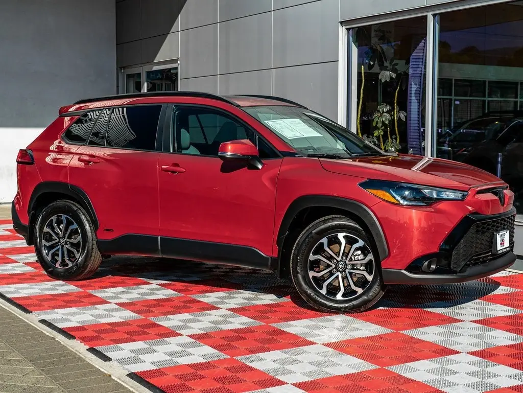 2024 Toyota Corolla Hybrid SE photo 3