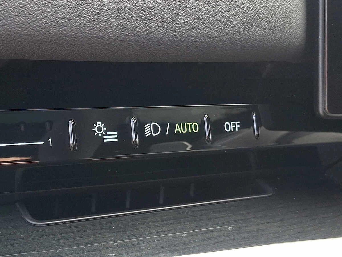 2026 BMW 5 Series 530i - Photo 22