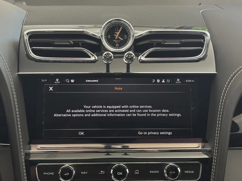 2025 Bentley Bentayga Azure photo 21