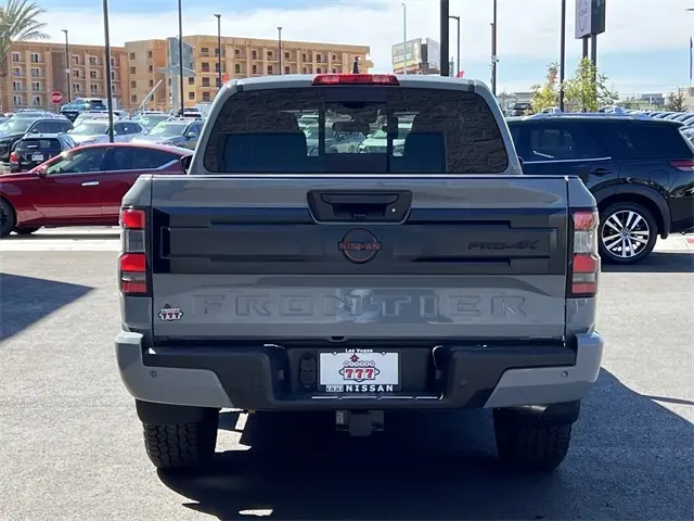 2025 Nissan Frontier PRO-4X photo 5