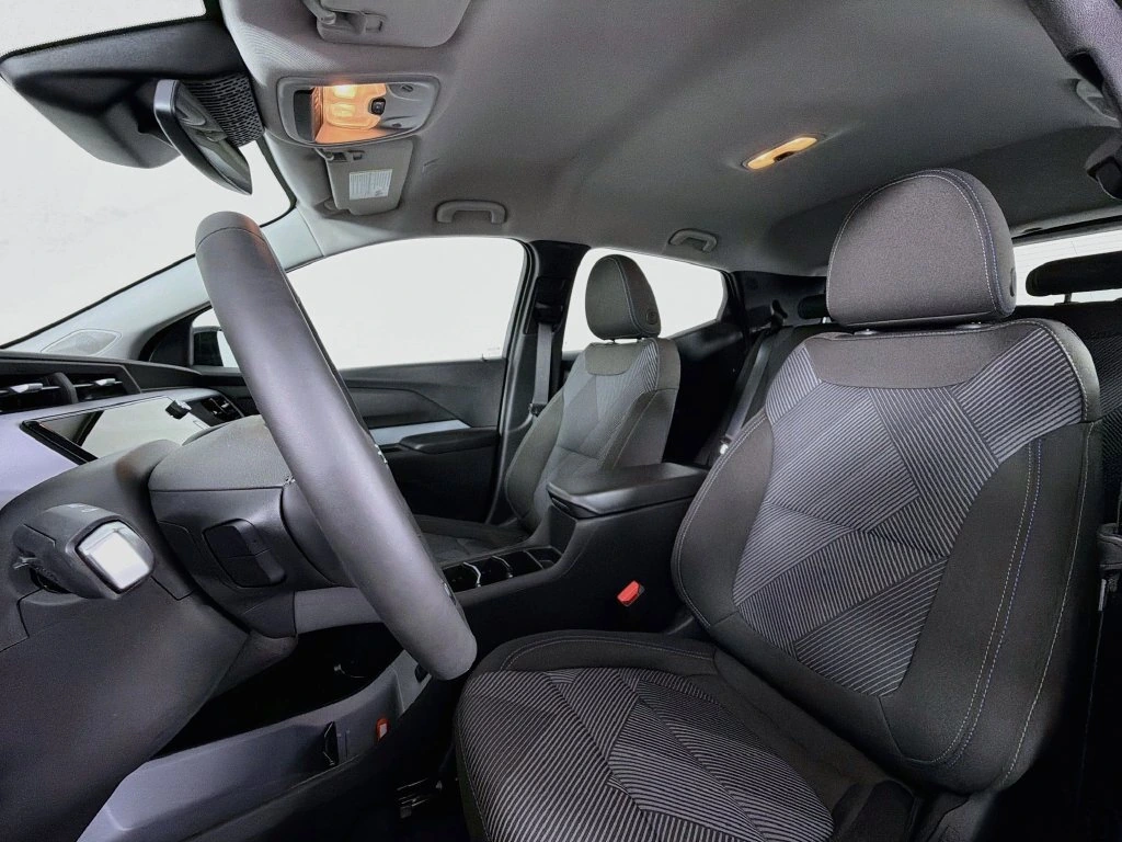 2027 Chevrolet Bolt EV LT - Photo 21