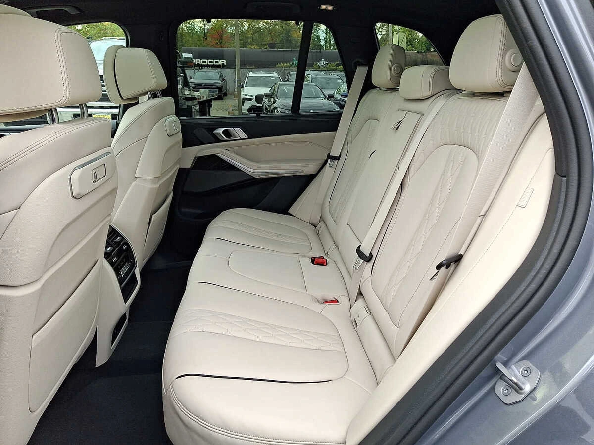 2024 BMW X5 M60i - Photo 8