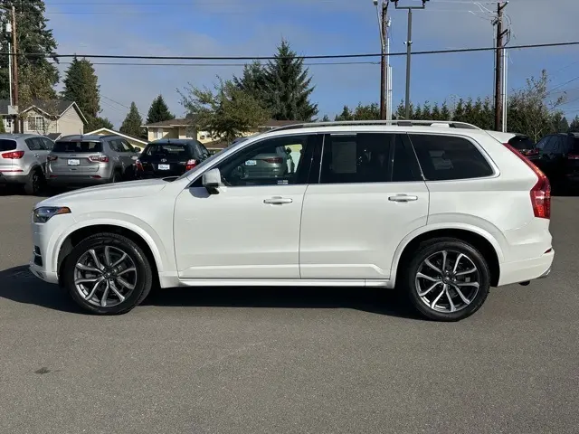 2018 Volvo XC90 T6 AWD Momentum photo 4