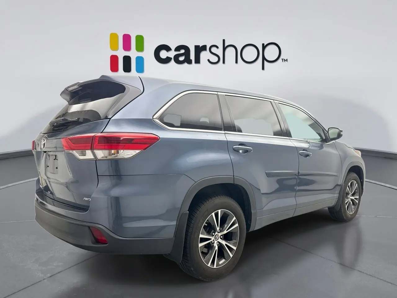 2017 Toyota Highlander LE Plus photo 5