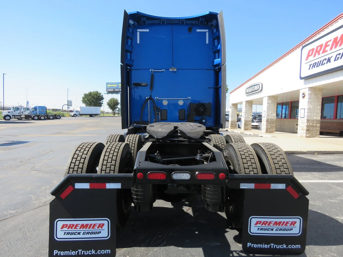 2023 Peterbilt 579 — photo 5