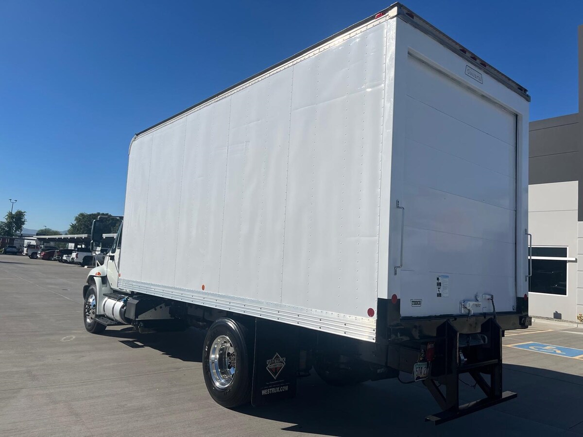 2019 International 4300 in Portland, OR — photo 3