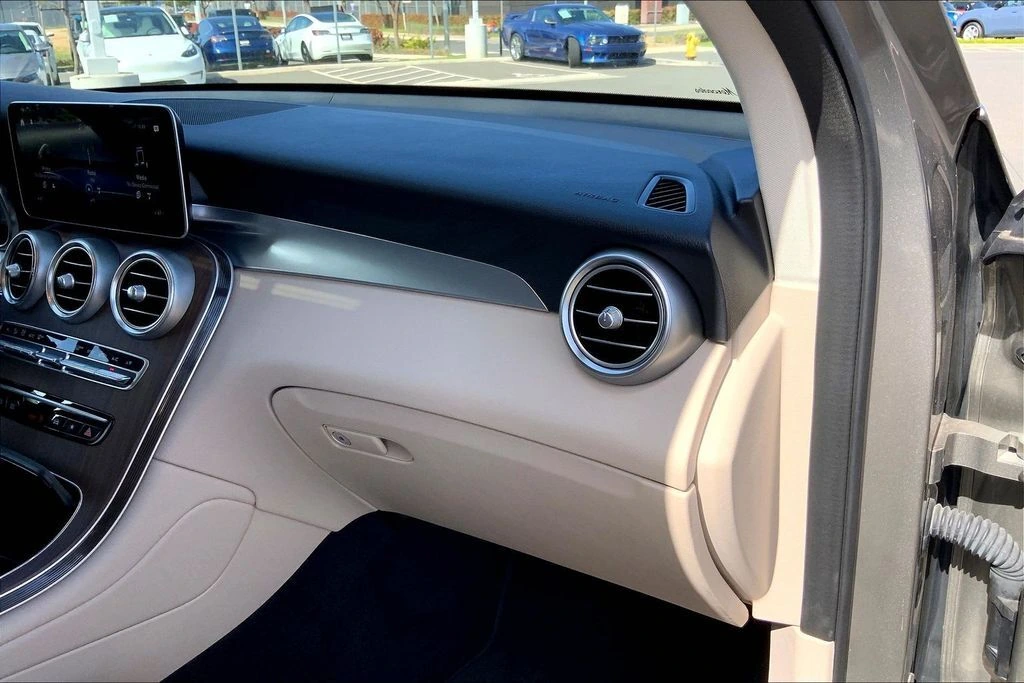 2023 Mercedes-Benz GLC Coupe GLC300 - Photo 16