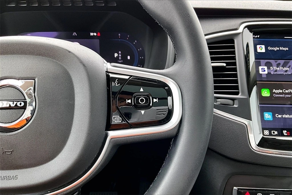 2023 Volvo - image 12