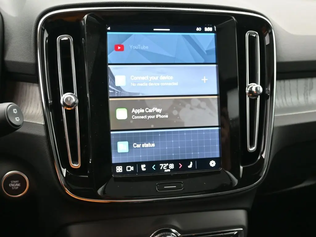 2025 Volvo - image 12