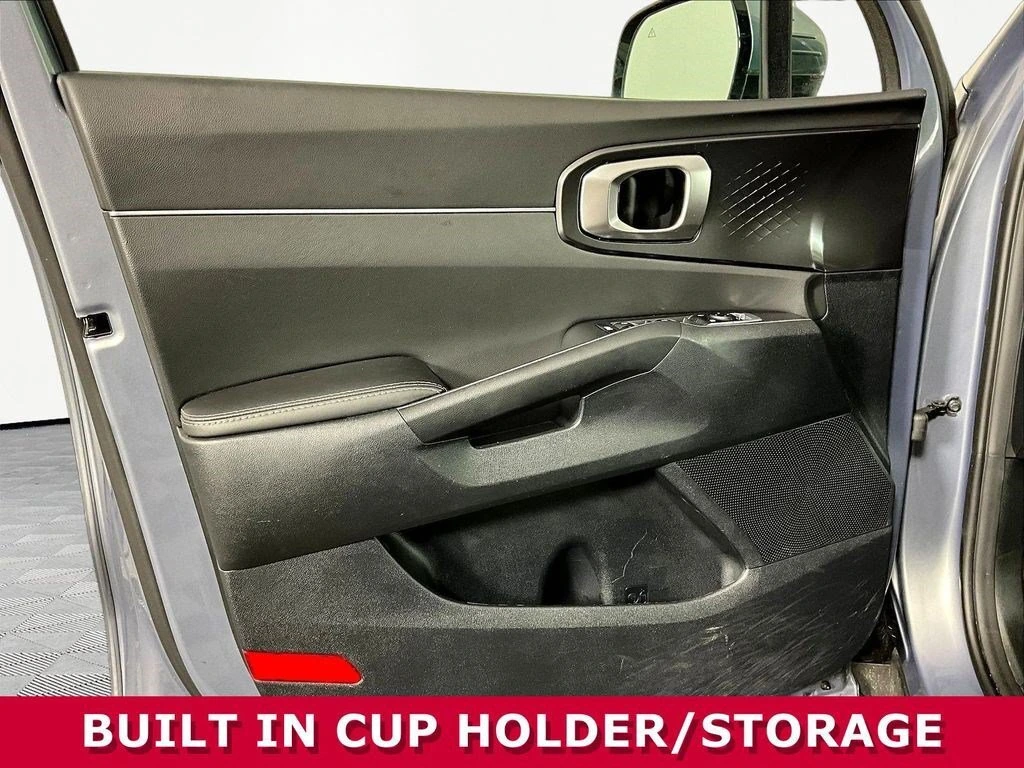 2023 Kia Sorento LX - Photo 17
