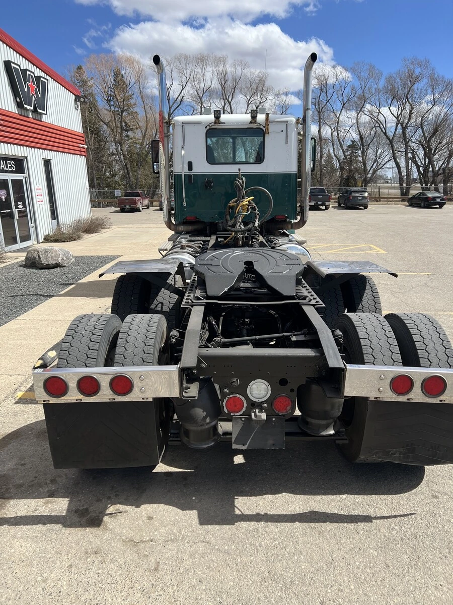2019 Freightliner 122SD — photo 4