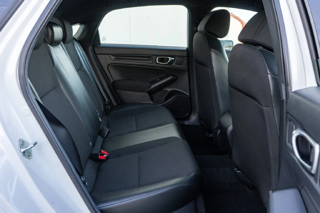 2024 Honda Civic Hatchback Sport - Photo 13