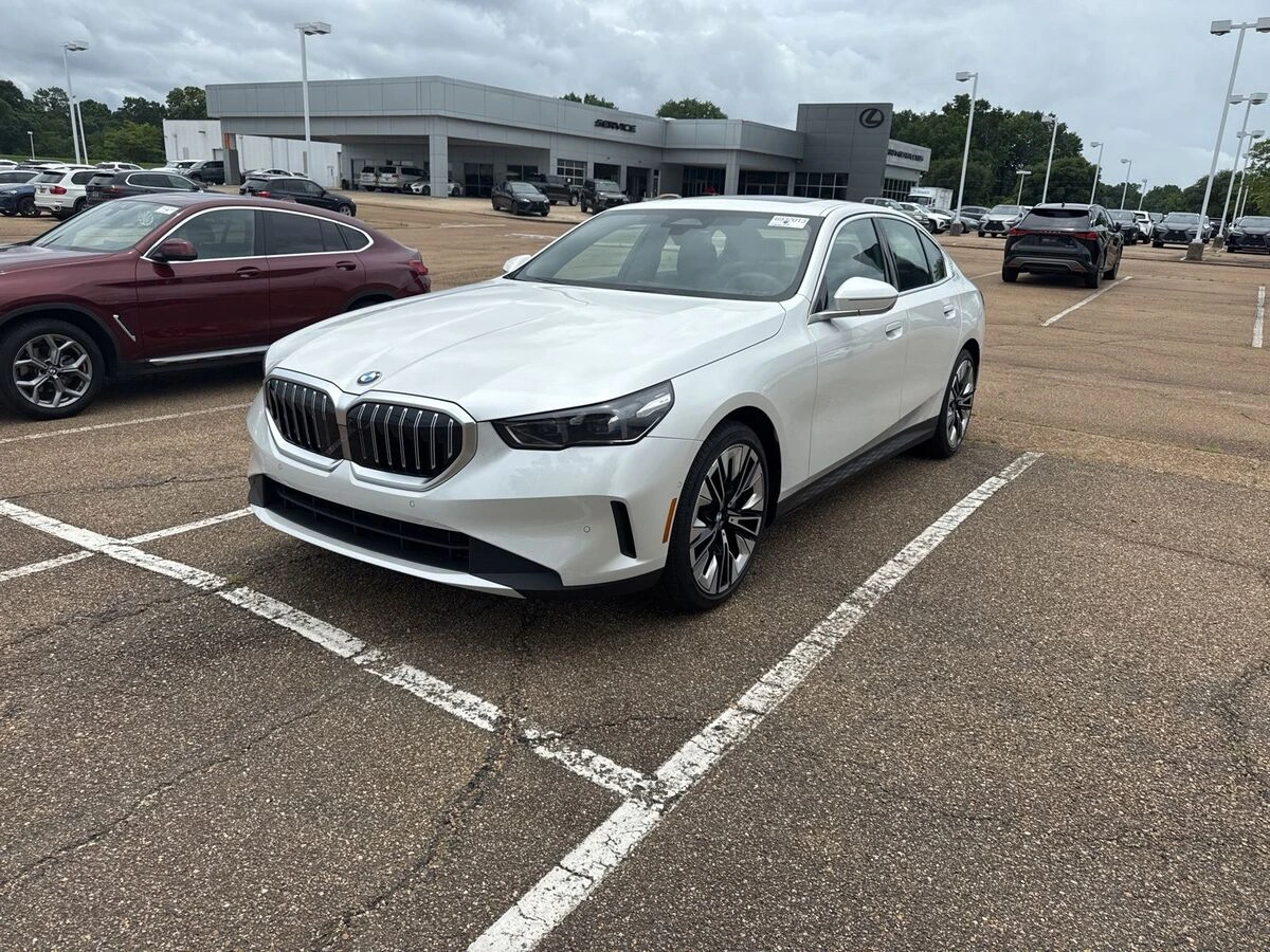 2026 BMW 5 Series 530i Sedan's photo
