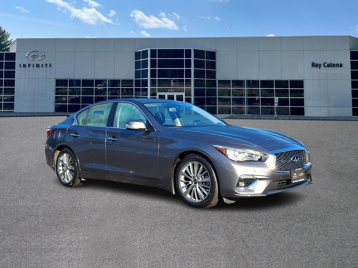 2023 INFINITI Q50 LUXE