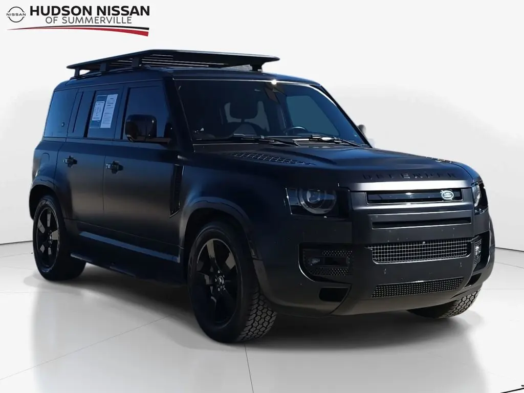 2022 Land Rover Defender X-Dynamic SE's photo