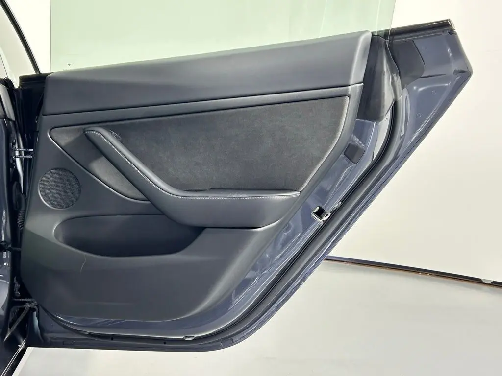 2022 Tesla Model 3 Long Range photo 12