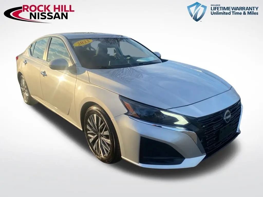 2023 Nissan Altima SV's photo