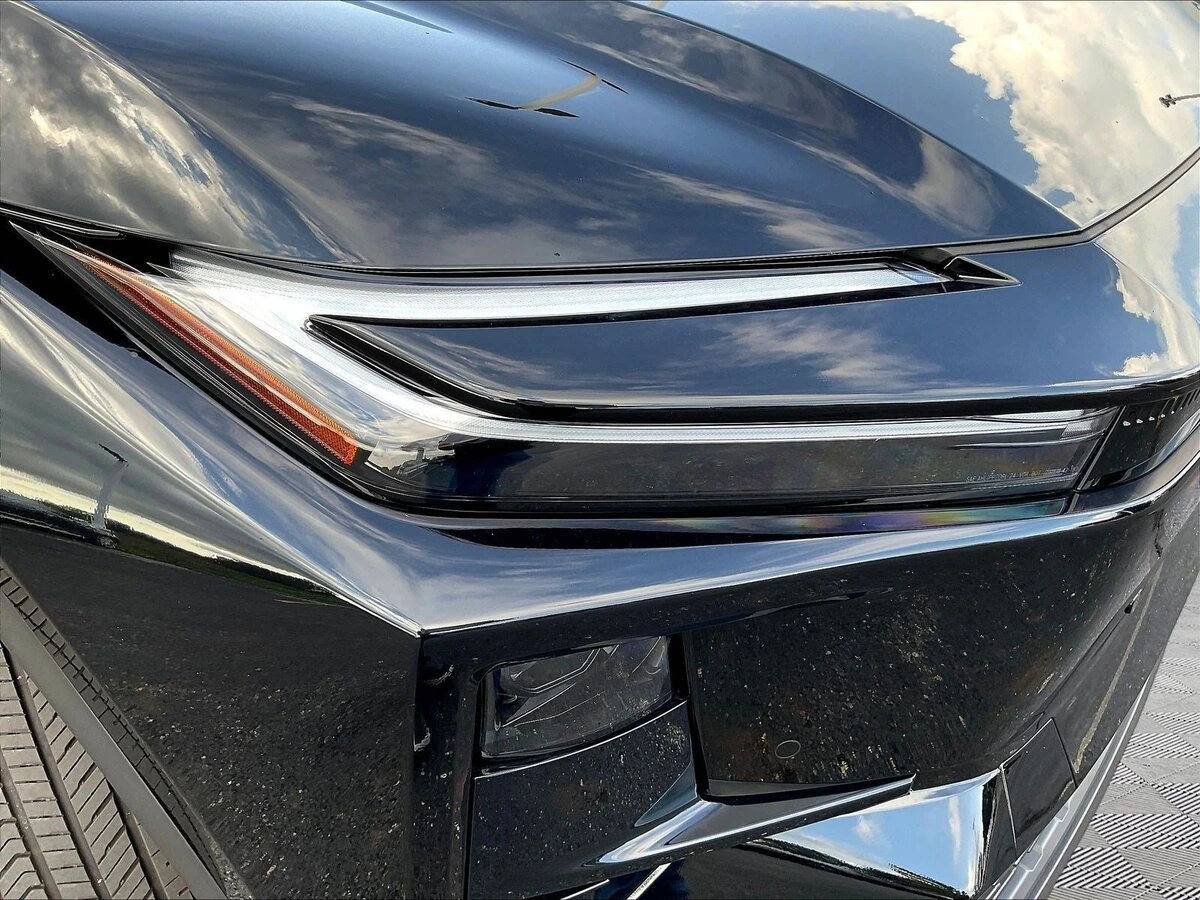 2026 Toyota C-HR XSE - Photo 7