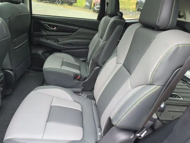 2025 Subaru Ascent Onyx Edition photo 2