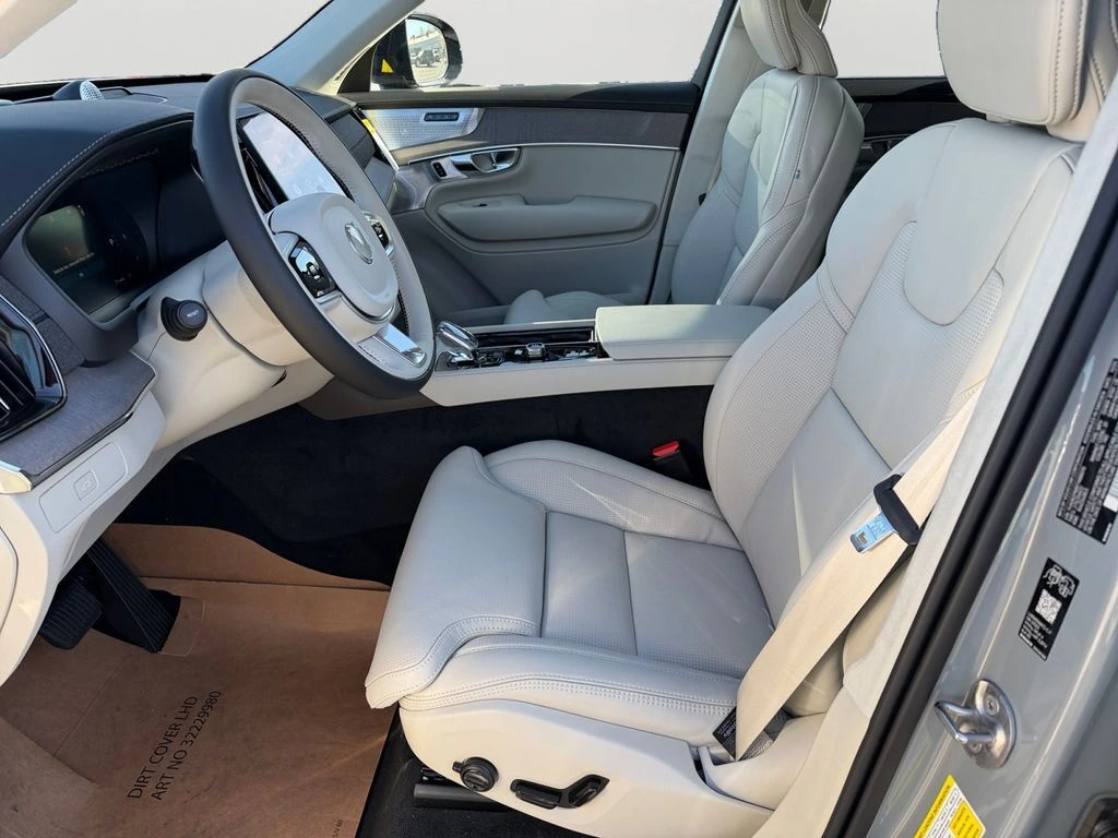 2026 Volvo - image 14