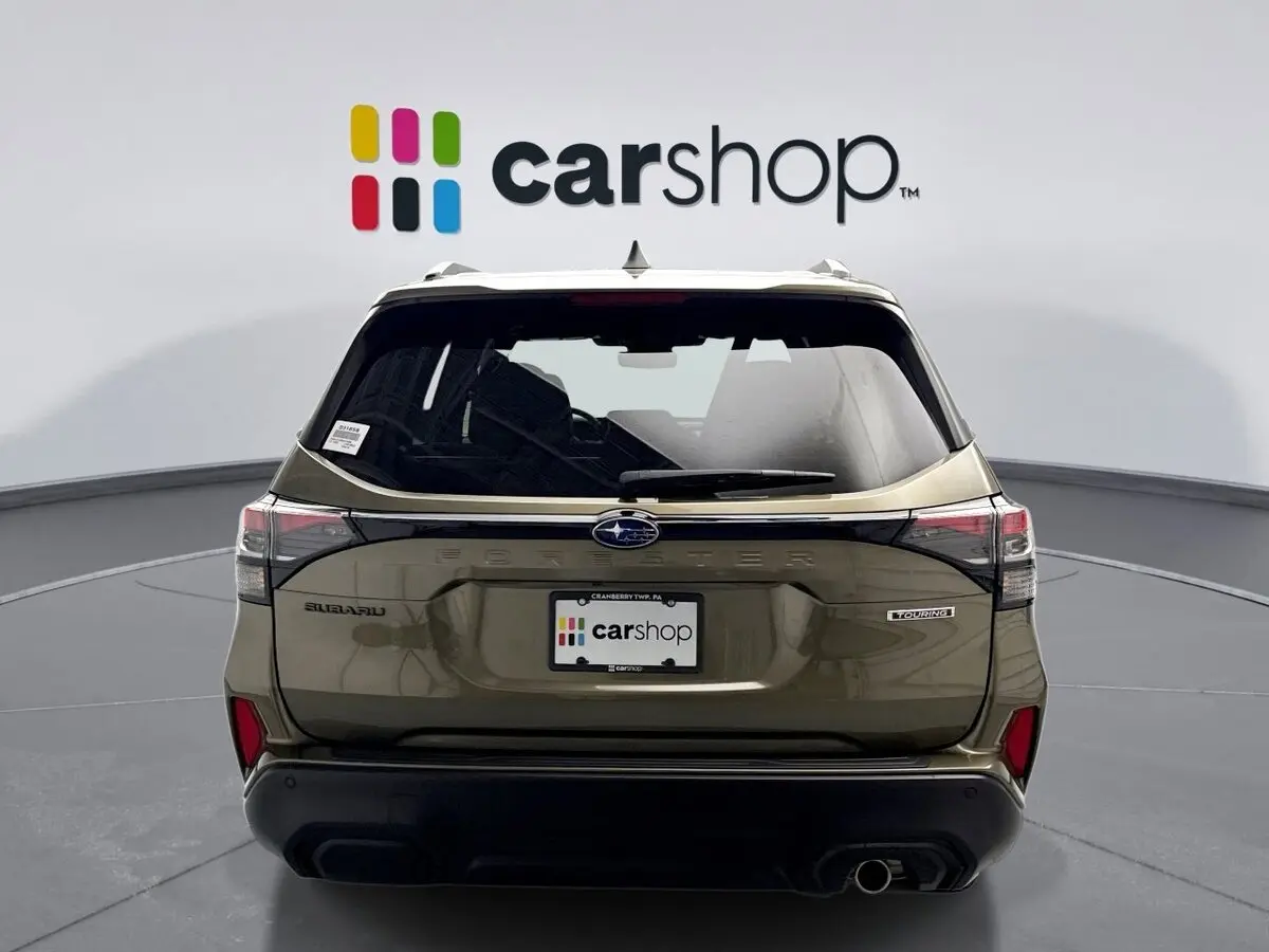 2025 Subaru Forester Touring photo 4