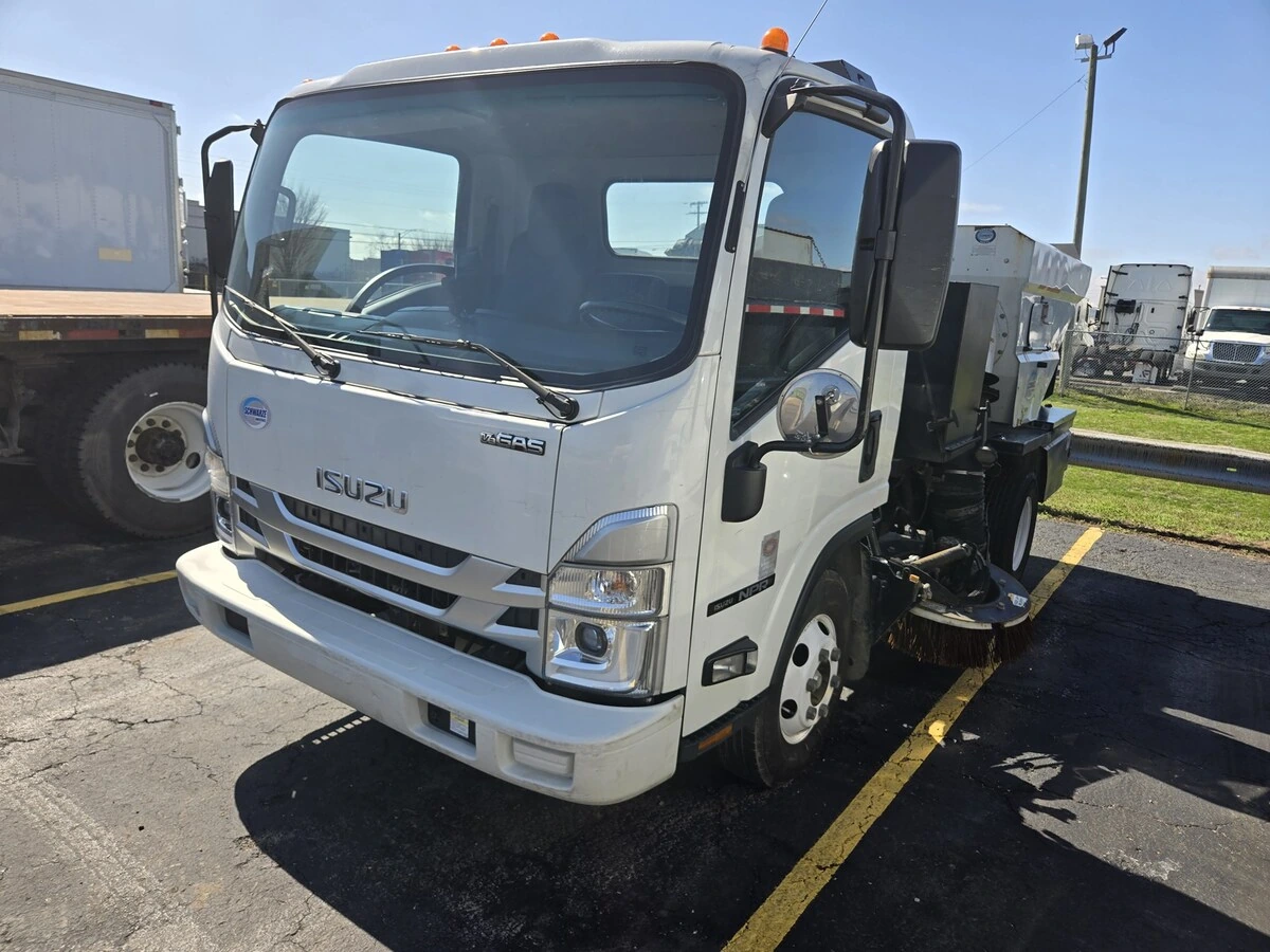 2023 Isuzu NPR