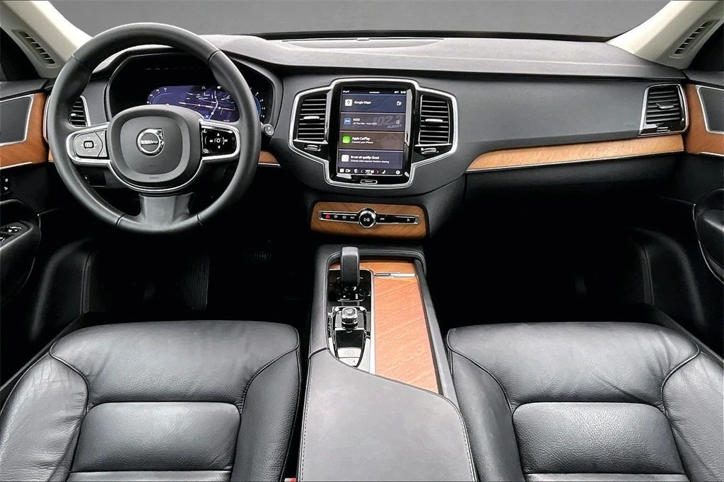 2024 Volvo - image 7